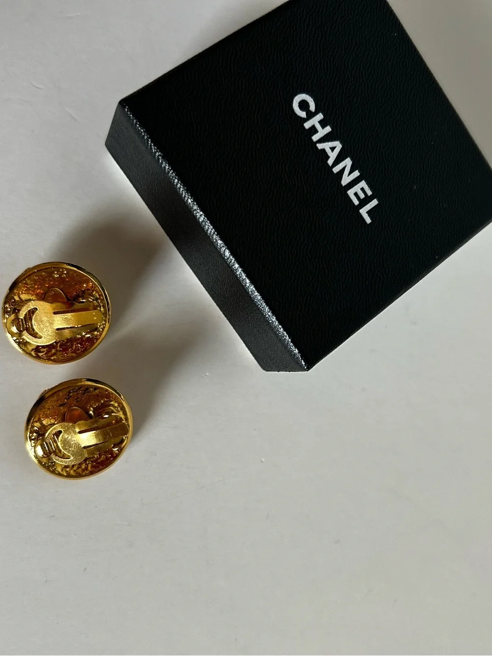 CHANEL Purple Tweed Blazer with Gold-Tone CC Buttons
